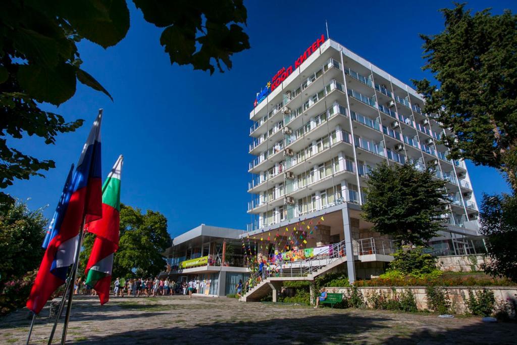 Hotel Coop - Kiten Kiten  Buitenkant foto