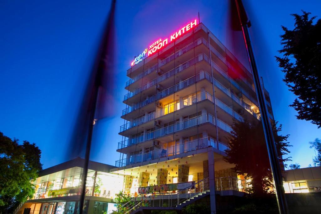 Hotel Coop - Kiten Kiten  Buitenkant foto